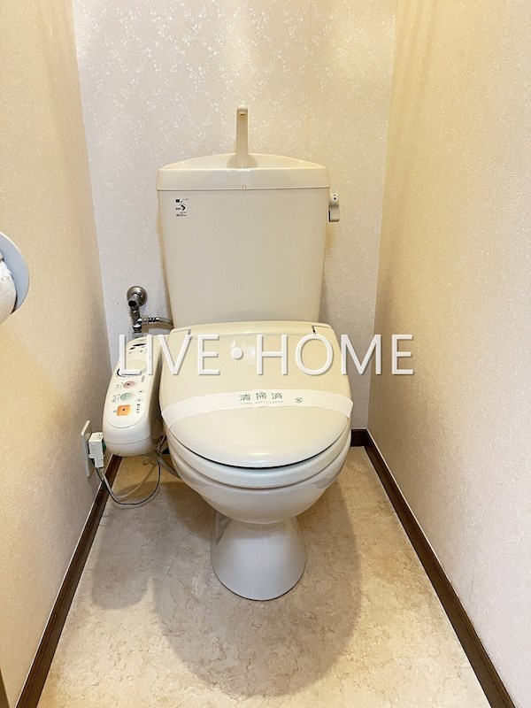 西武新宿線 沼袋駅 徒歩3分 2階建 築26年のトイレ写真