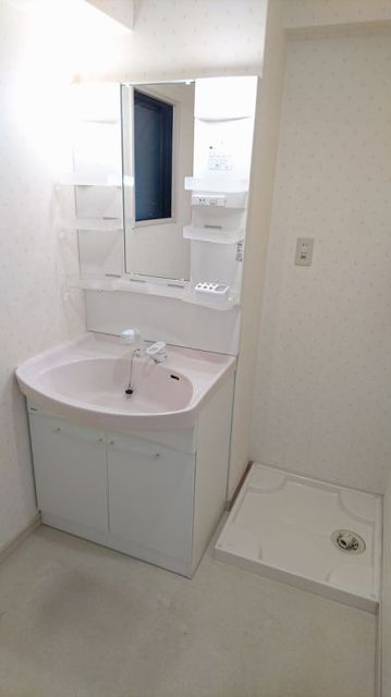 洗面設備　【脱衣場】他部屋掲載・現状を優先致します。