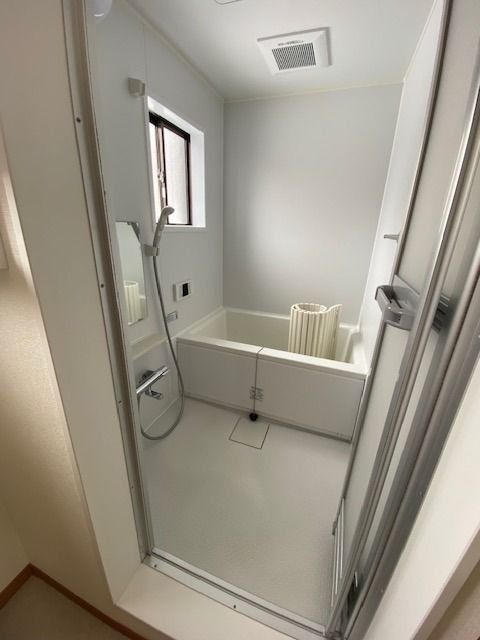バス・シャワールーム　※写真は別部屋