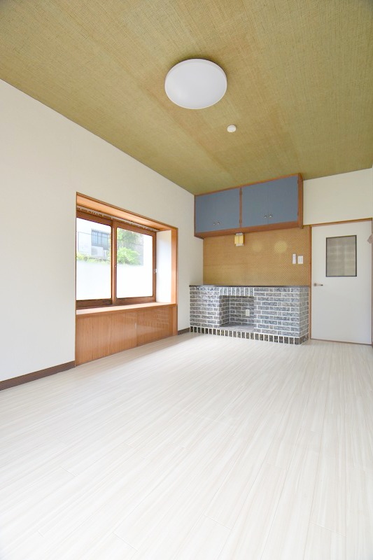 焼山此原町戸建の居間写真