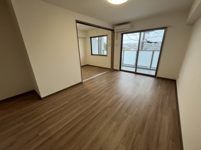 IMR BLD.の居間写真