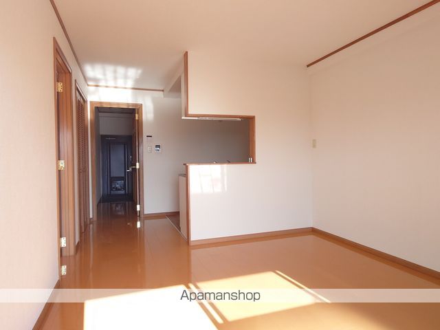 根津ハイツの居間写真