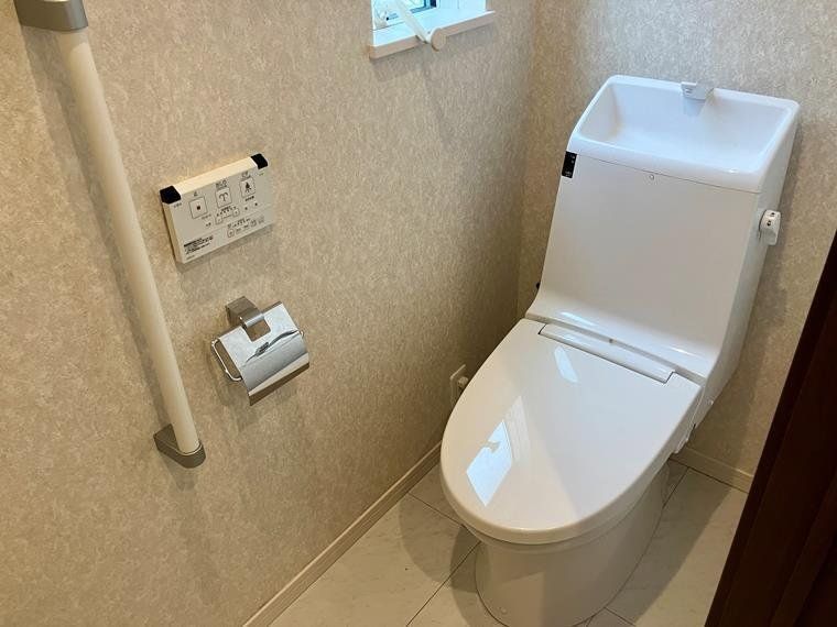 小倉戸建のトイレ写真
