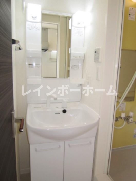 洗面設備　脱衣スペースもあります