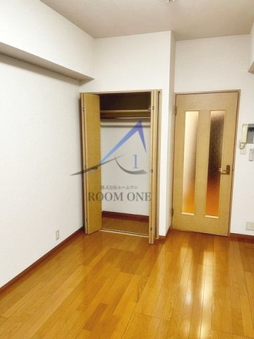 YSKIIIマンションの居間写真