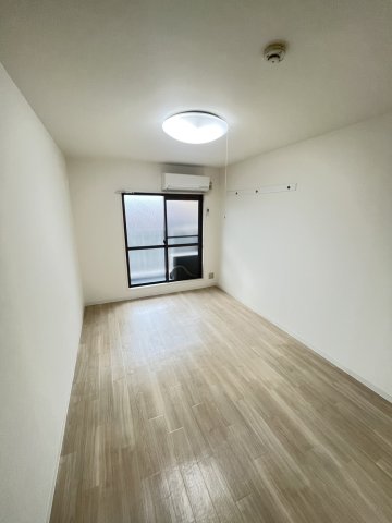 阪急京都線 淡路駅 徒歩8分 4階建 築37年の居間写真