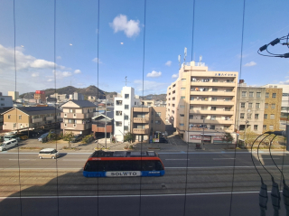 【松山市東一万町のマンションの眺望】