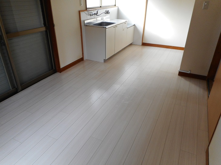 登美の里貸家の居間写真