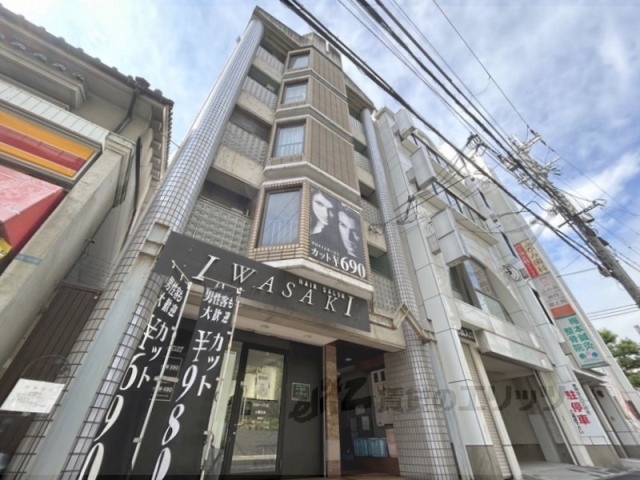 大和高田市高砂町のマンションの建物外観