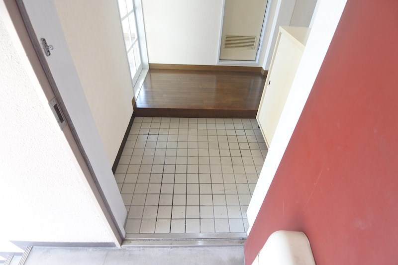 玄関　いってきます