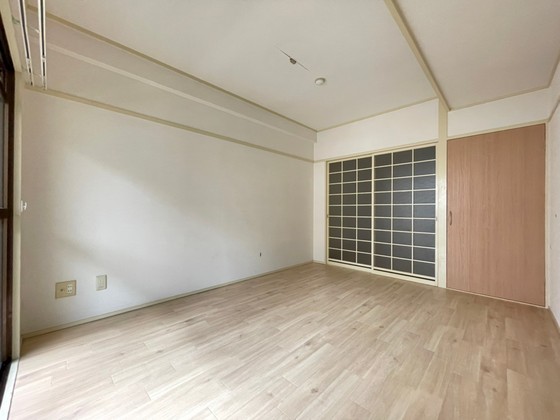 居室・リビング　※別号室のお写真です