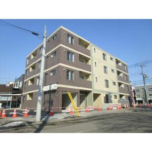 札幌市中央区南二十八条西のマンションの建物外観