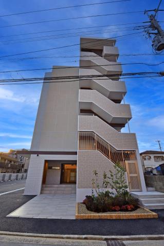 福岡市中央区伊崎のマンションの建物外観