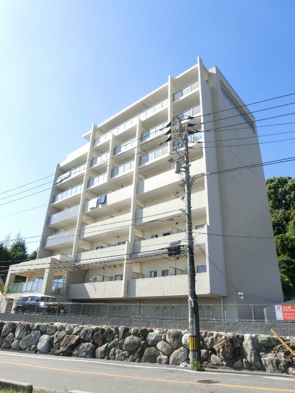 広島市西区竜王町のマンションの建物外観