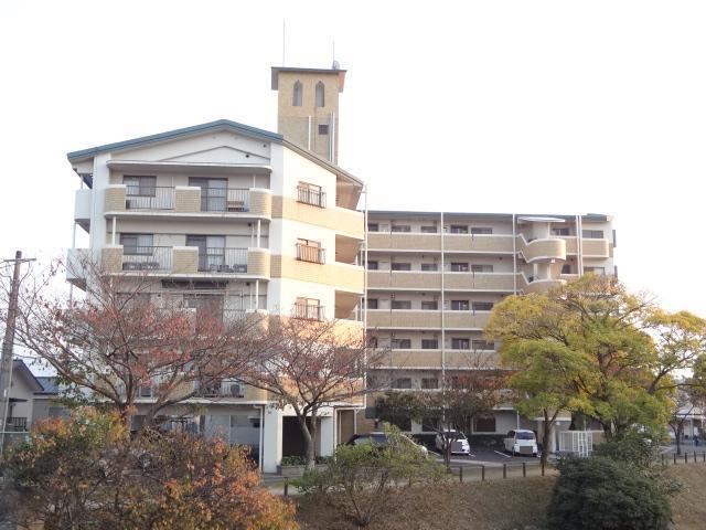 北九州市八幡西区則松東のマンションの建物外観