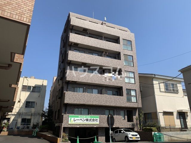 平塚市見附町のマンションの建物外観