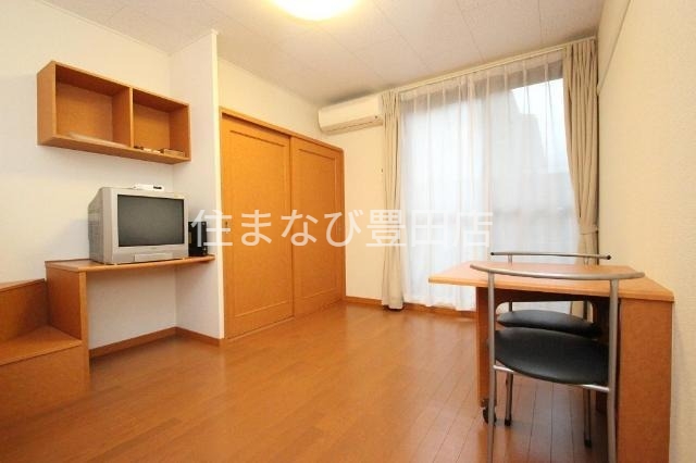 居室・リビング　同型写真