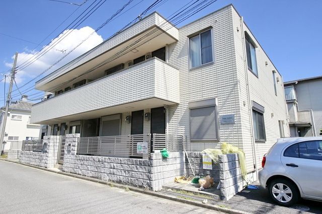 船橋市習志野台のアパートの建物外観