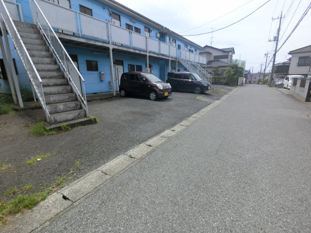 【千葉市緑区あすみが丘のアパートの駐車場】