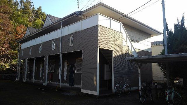 千葉市中央区亥鼻のアパートの建物外観