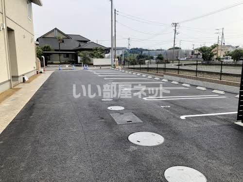 【松山市東垣生町のアパートの駐車場】