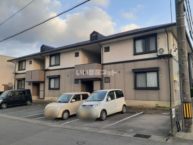 ハイカムール伏見の建物外観