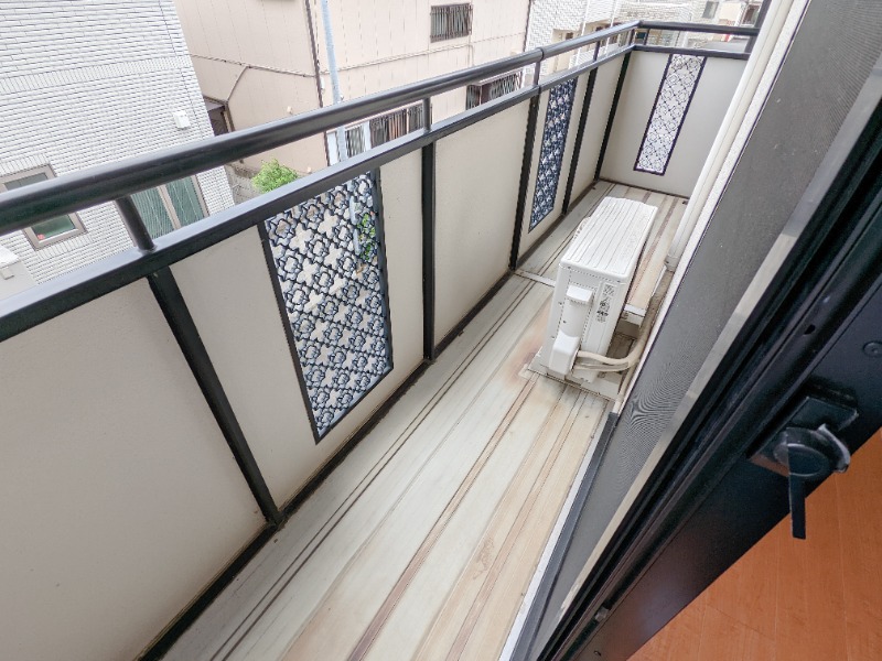 バルコニー　図面と現状に相違がある場合には現状を優先