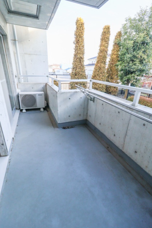 バルコニー　図面と現状に相違がある場合には現状を優先．．．