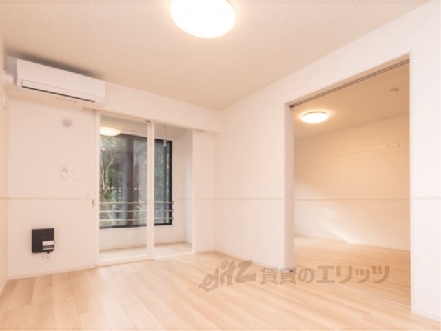 居室・リビング　同仕様