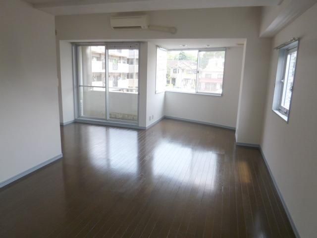 居室・リビング　★お問い合わせはタウンハウジング聖蹟桜ヶ丘店まで★