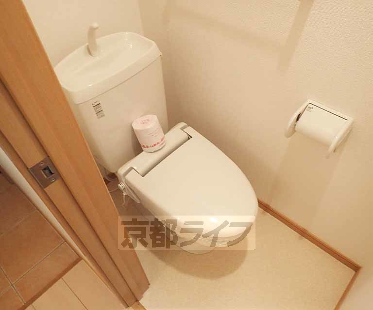 トイレ　ウォシュレット付です。