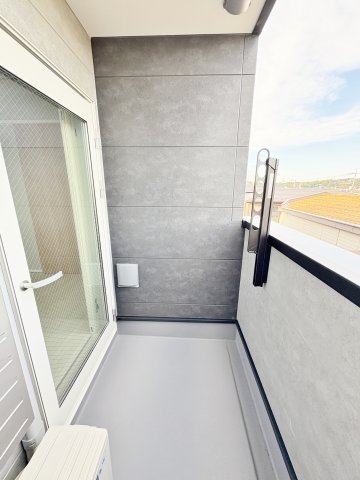 バルコニー　※同仕様写真
