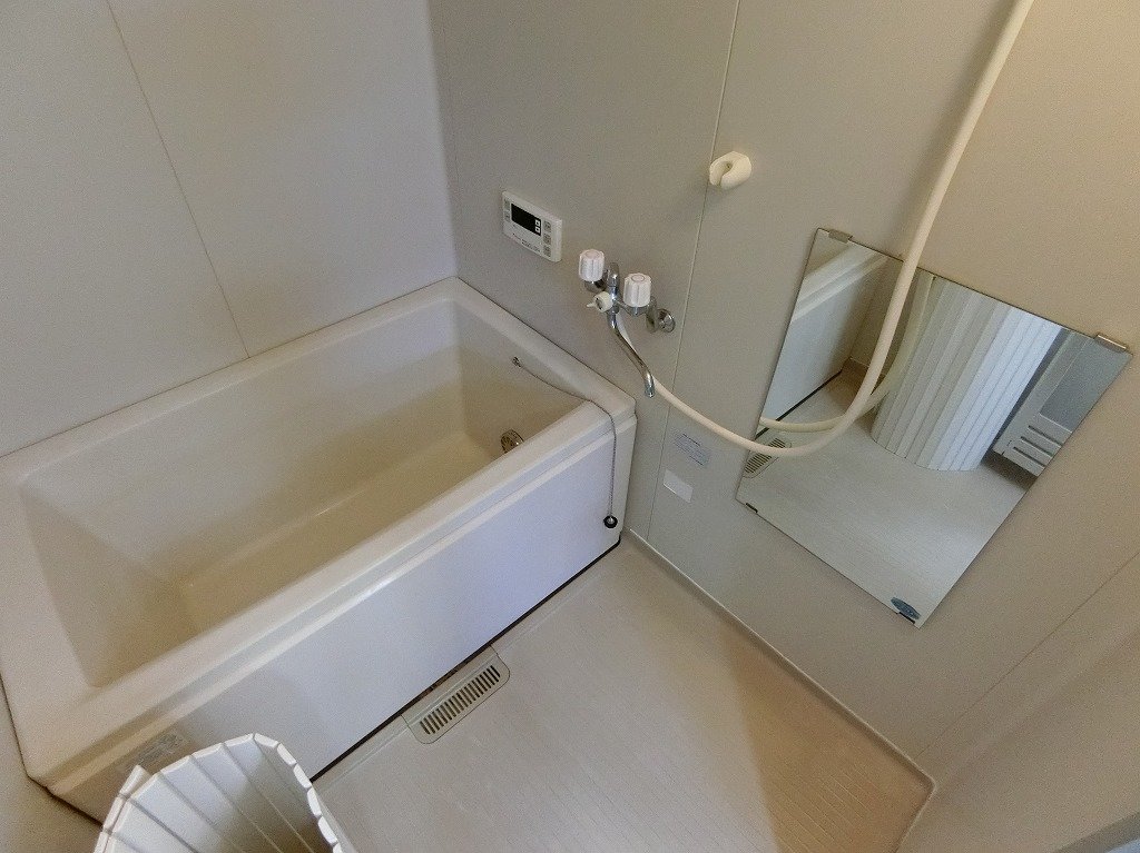 バス・シャワールーム　追焚き機能付きバス