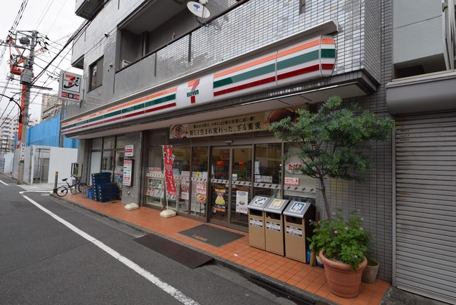 コンビニ　セブンイレブン新宿東五軒町店（コンビニ）まで387m