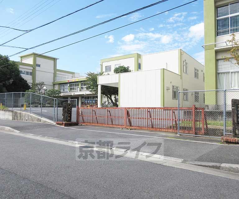 中学校　日吉台中学校（中学校）まで479m