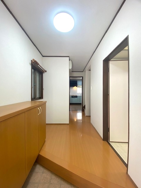 口田南4丁目の玄関写真