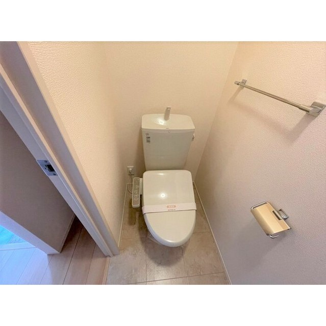 トイレ　温水洗浄暖房便座