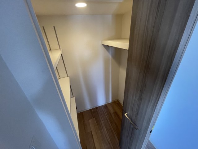 収納　同物件別部屋写真