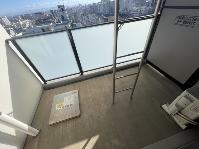 バルコニー　同物件別部屋写真