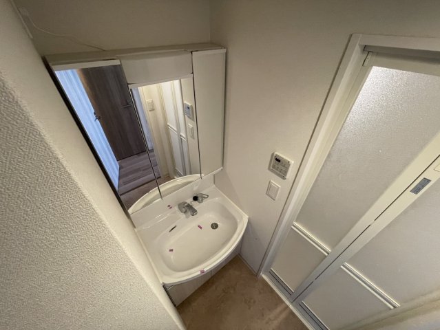 洗面設備　同物件別部屋写真