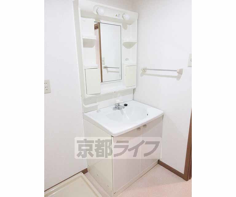 洗面設備　ゆったりとした洗面台です！