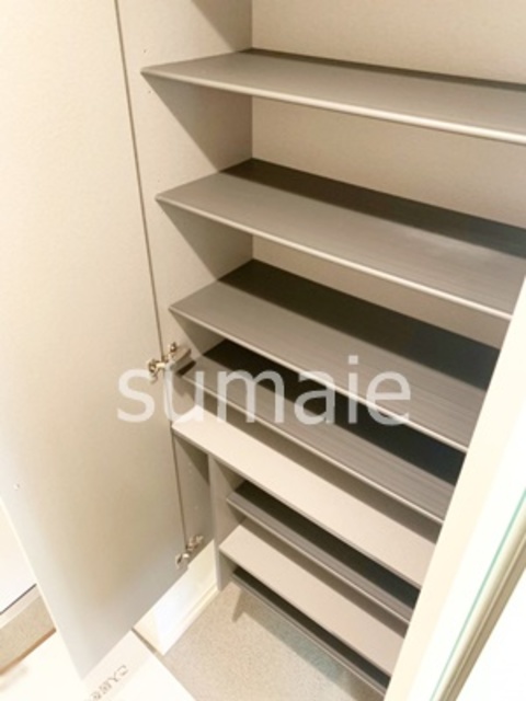 玄関　広めのシューズボックス！