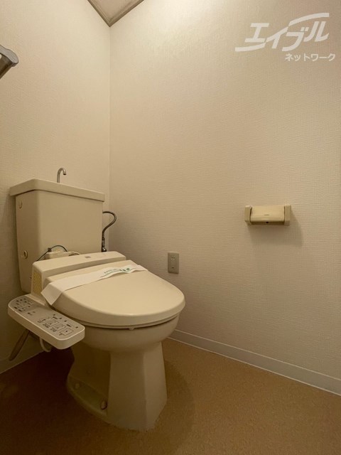 トイレ　ウォシュレット付き