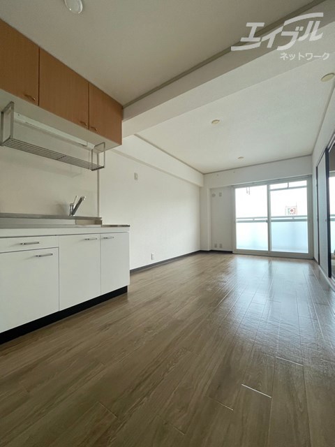 居室・リビング　広々としたリビングです