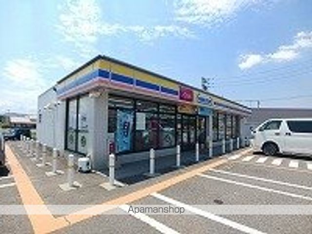 コンビニ　ミニストップ綾南町店さん（コンビニ）まで900m