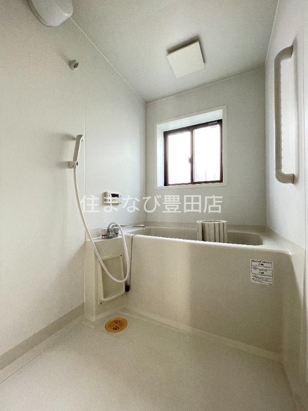 バス・シャワールーム　同型別部屋写真