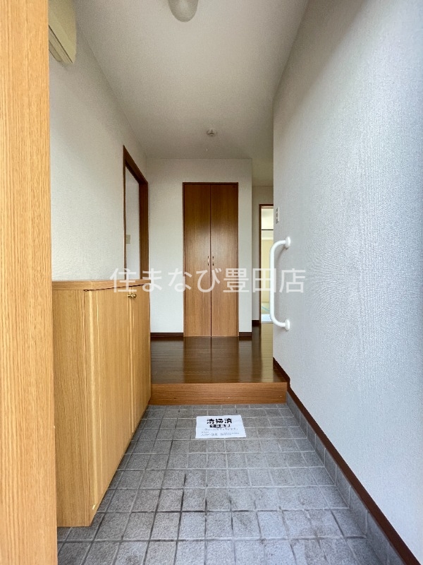 玄関　同型別部屋写真