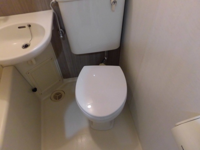 トイレ　同物件別号室の写真です。