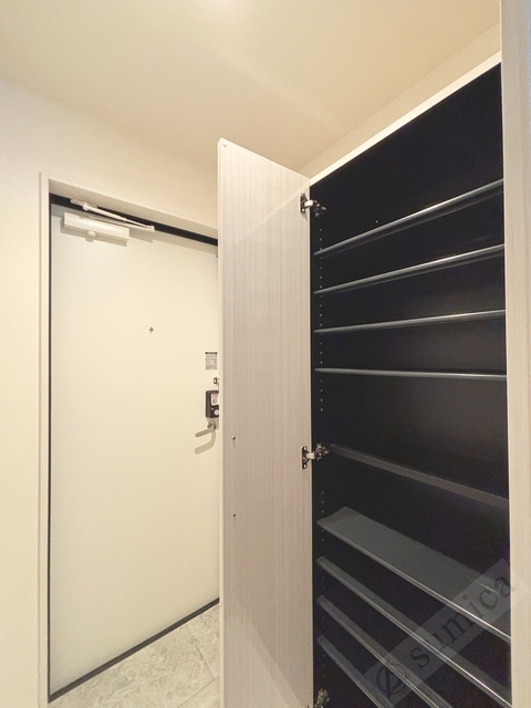 玄関　沢山の靴を収納可能です♪♪