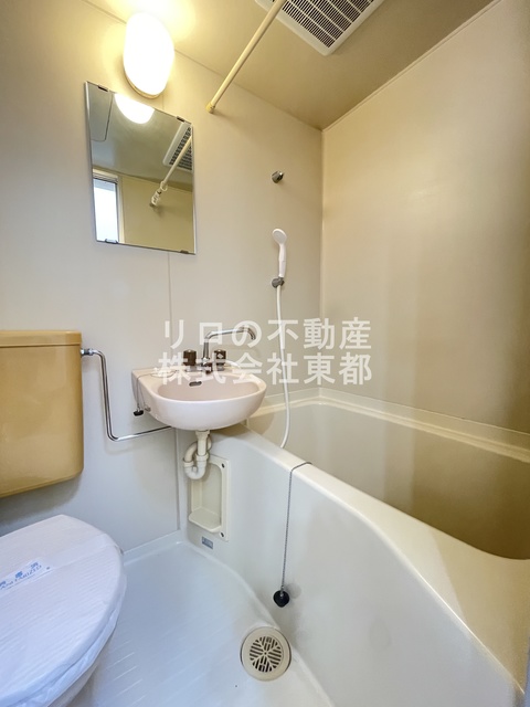 バス・シャワールーム　お掃除ラクラクの洗面台付き３点ユニットです☆